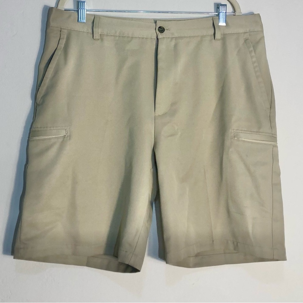 IZOD Men’s  Golf Shorts SZ 36 Khaki Tan Brown Flat Front Casual Shorts